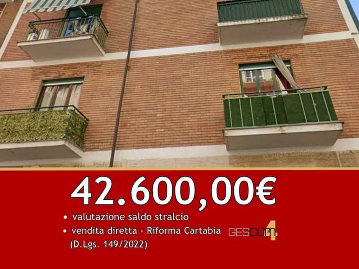Appartamento trilocale in vendita in via Conte di Roccavione, Borgo Vittoria, Torino