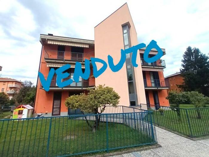 Appartamento bilocale in vendita in Via G Morselli, Centro, Gavirate