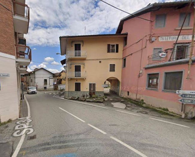 Casa con 6 locali in vendita in Piazza Umberto I, Centro, Barbania