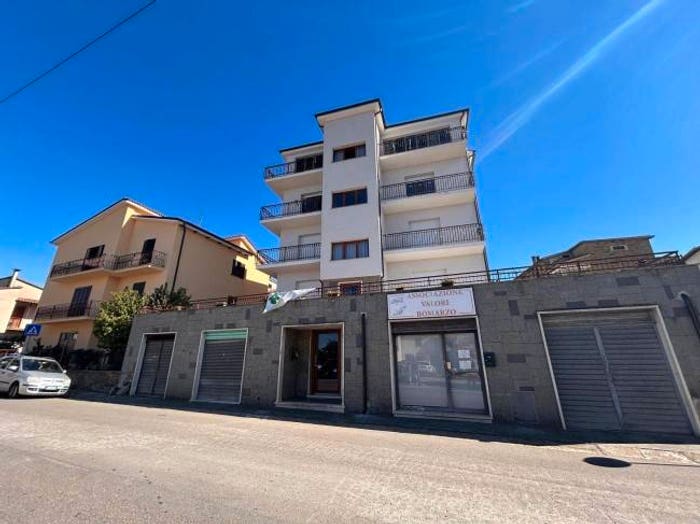 Appartamento con 5 locali in vendita in Via del Piano, Centro, Bomarzo