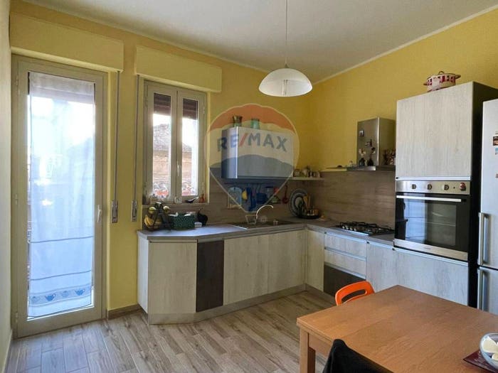 Appartamento trilocale in vendita in via Vittorio Emanuele, Francavilla di Sicilia