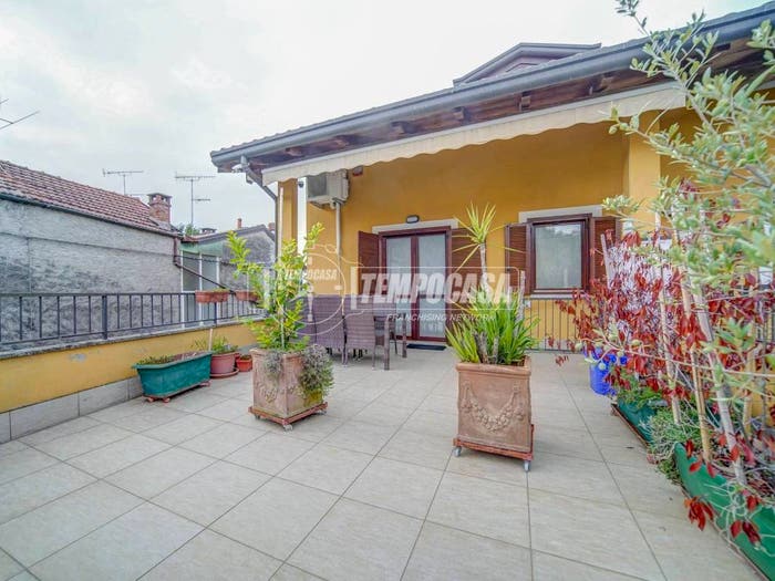 Appartamento trilocale in vendita in Via Dorbiè Superiore, Centro, Castelletto Sopra Ticino