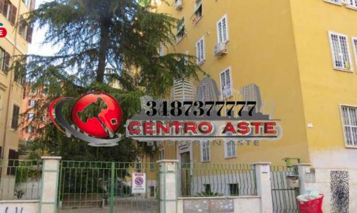 Appartamento trilocale in vendita in Via Savona Roma RM Italia, Villa Fiorelli, Roma