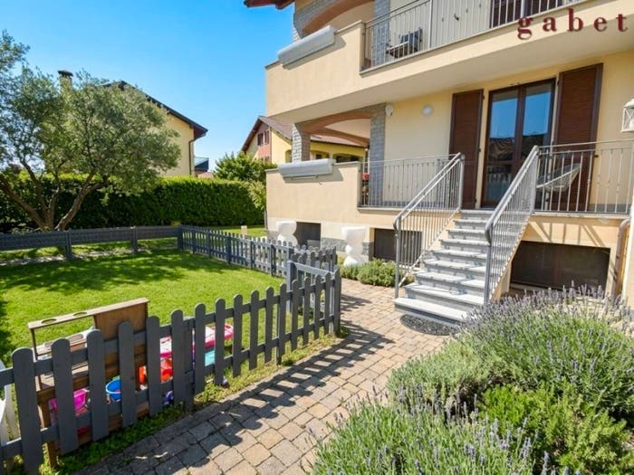 Appartamento trilocale in vendita in VIA VIVALDI, Bernate Ticino