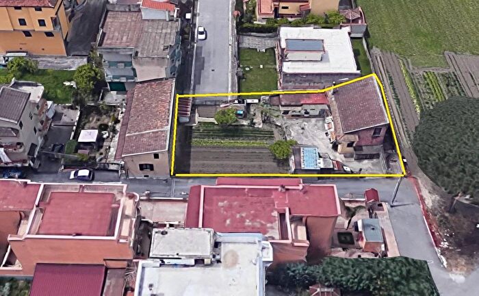 Casa con 8 locali in vendita in Via Sant'Eustachio, Maddaloni