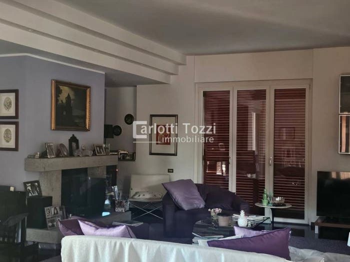 Appartamento con 6 locali in vendita in Piazza Volturno, Stazione Via Roma, Grosseto