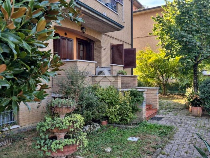 Appartamento trilocale in vendita in Via Pio Donati, Centro, Castelnuovo Rangone