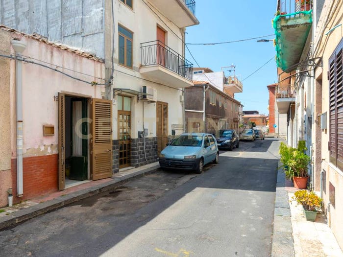 Casa quadrilocale in vendita in Via Duca di Massa, Centro, Aci Castello