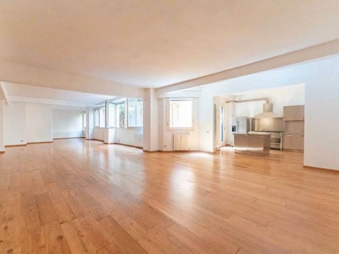 Appartamento quadrilocale in vendita in Via dei Piatti, Carrobbio, Milano