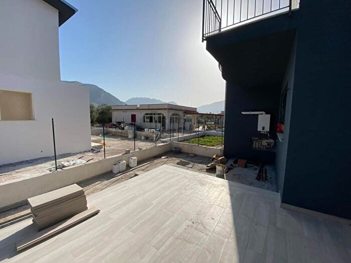 Casa quadrilocale in vendita in Via Giummari, Carini
