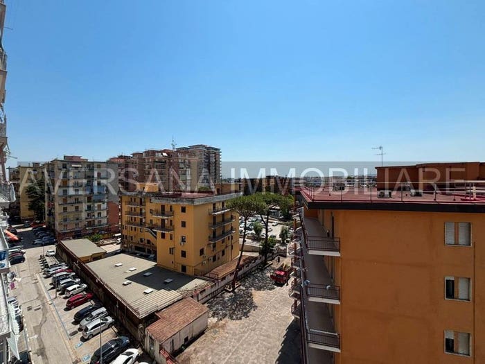 Appartamento quadrilocale in vendita in Via Raffaello, Aversa
