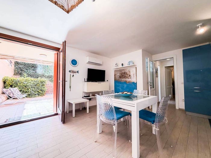 Appartamento trilocale in vendita in Via dei Platani, Pittulongu, Olbia