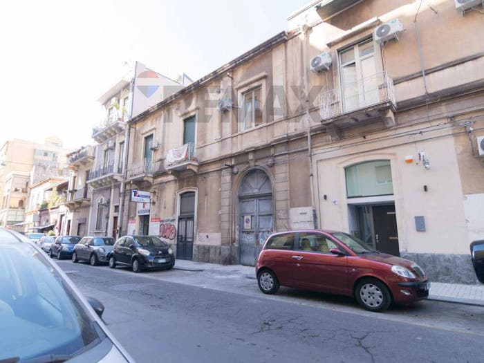 Appartamento con 5 locali in vendita in Via Vittorio Emanuele Orlando, Province Veneto, Catania