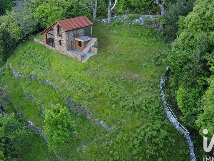 Casa trilocale in vendita in Strada VICINALE DI SBRINZ, Ghiffa