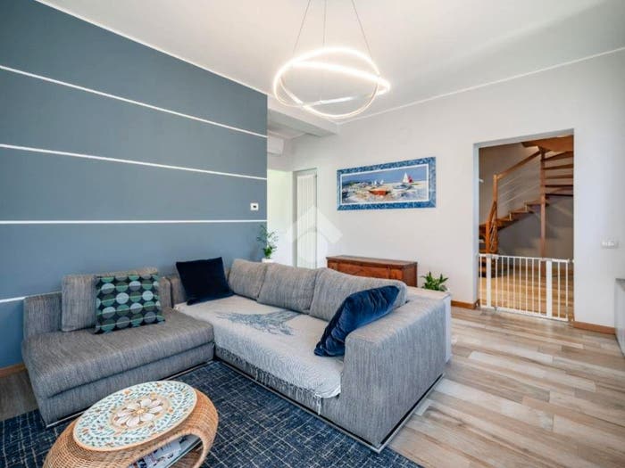 Appartamento quadrilocale in vendita in Via Privata Francesco Petrarca, Centro, Valgreghentino