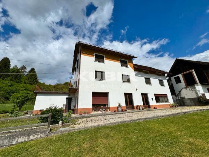 Casa con 6 locali in vendita in Entrampo, Ovaro
