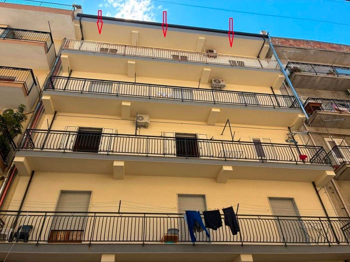 Appartamento trilocale in vendita in Via Giuseppe Pisani, Badolato Marina, Badolato