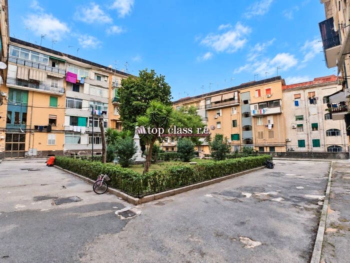 Appartamento bilocale in vendita in Calata Capodichino, Capodichino, Napoli