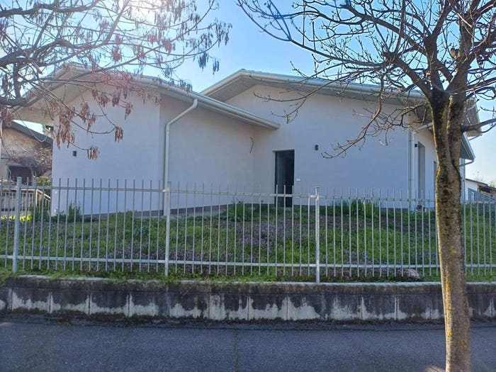 Casa trilocale in vendita in Via Don Giuseppe Pasinetti, Pognano