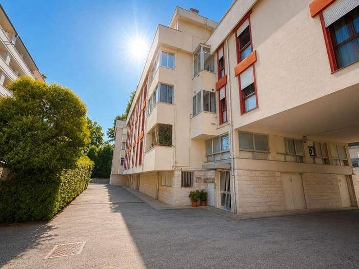 Appartamento con 5 locali in vendita in Via Domenico Guerrazzi, Centro, Pontedera