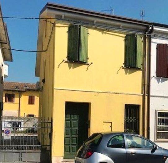 Casa quadrilocale in vendita in Via Eugenio Curiel, Centro, Codigoro