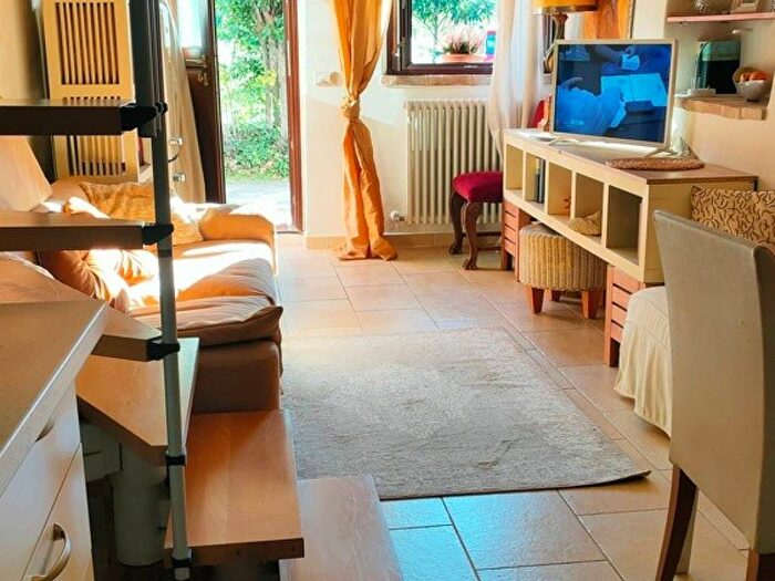 Casa bilocale in vendita in Strada Cerreto, Candelara, Pesaro