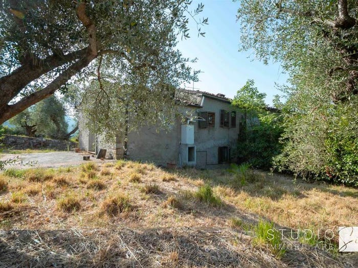 Casa con 6 locali in vendita in Via del Casone, Montemurlo