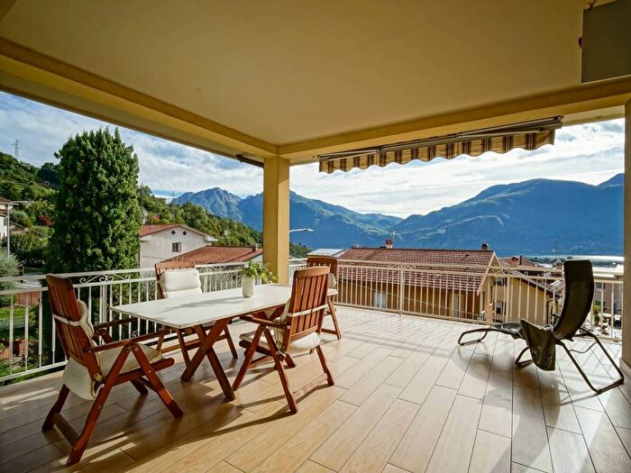 Casa quadrilocale in vendita in via per maggiana A, Centro, Mandello del Lario