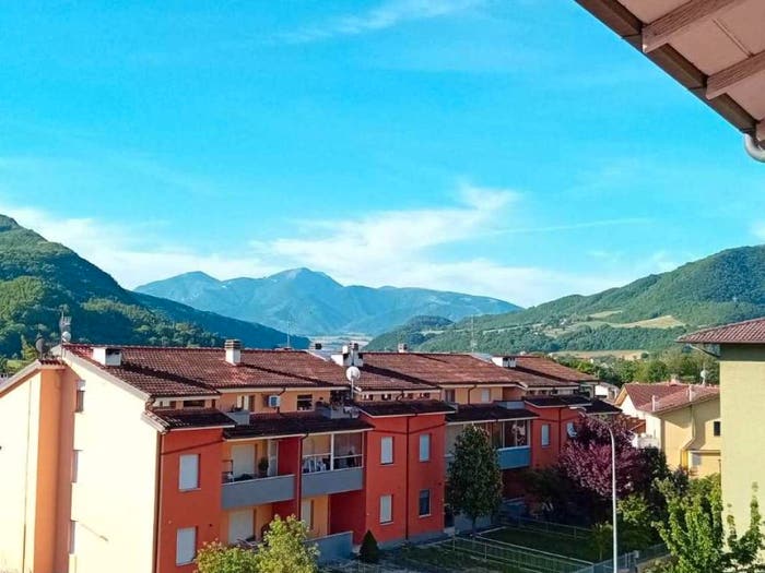 Appartamento con 6 locali in vendita in Via Martiri di Via Fani, Centro, Acqualagna