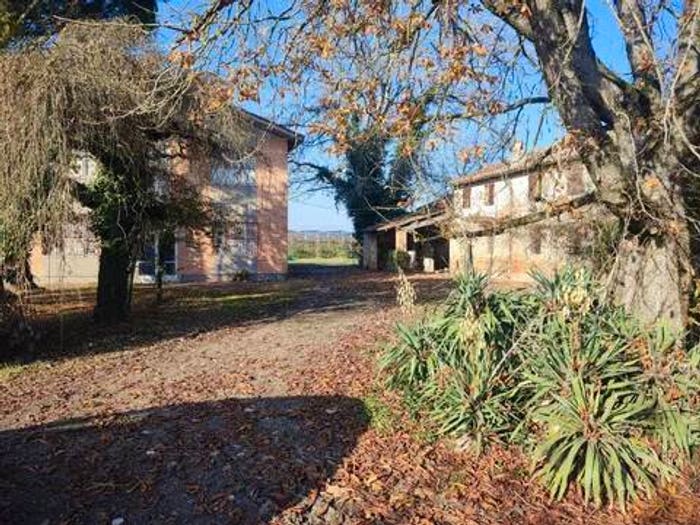 Casa con 6 locali in vendita in Bagnacavallo