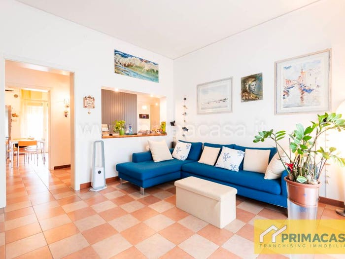 Appartamento quadrilocale in vendita in Via Giuseppe Garibaldi, Centro, Buttapietra