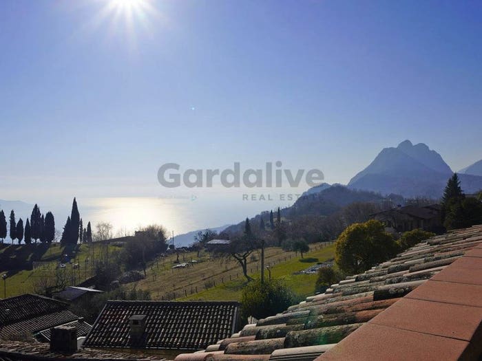 Appartamento con 5 locali in vendita in Via Sasso, Gargnano