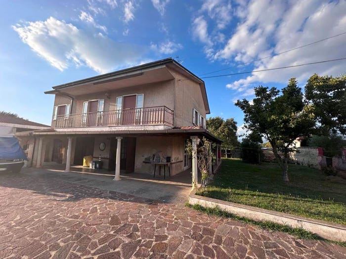 Casa con 5 locali in vendita in Centro, Artena