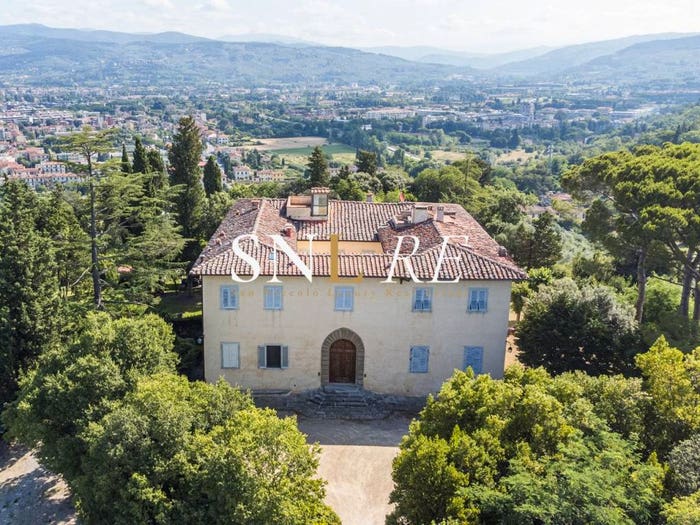 Appartamento con 6 locali in vendita in Piazza di Badia a Ripoli, San Marcellino, Firenze