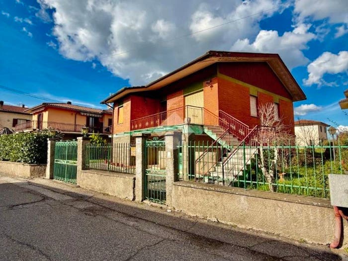 Casa quadrilocale in vendita in Via S Giuseppe, Bassano in Teverina