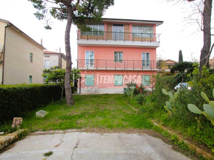 Appartamento quadrilocale in vendita in Via alberto mario, Centro, Fermo