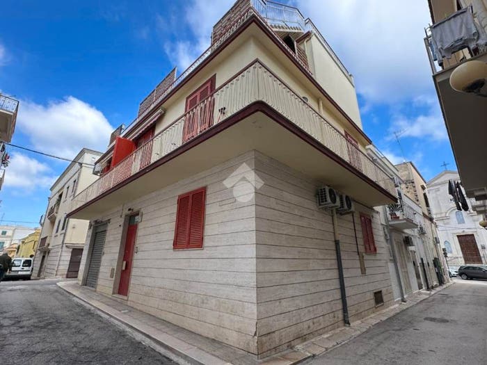 Casa con 6 locali in vendita in Via Giosuè Carducci, Centro, Canosa di Puglia