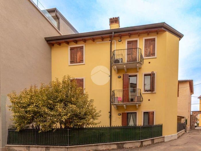 Appartamento trilocale in vendita in Piazza Vittoria, Bussolengo