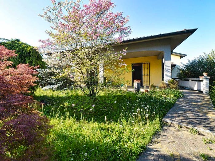 Casa trilocale in vendita in via Manzoni, Centro, Ceriano Laghetto