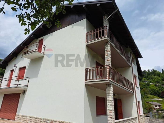 Casa con 6 locali in vendita in Via Ronche, Rugna, Lamon