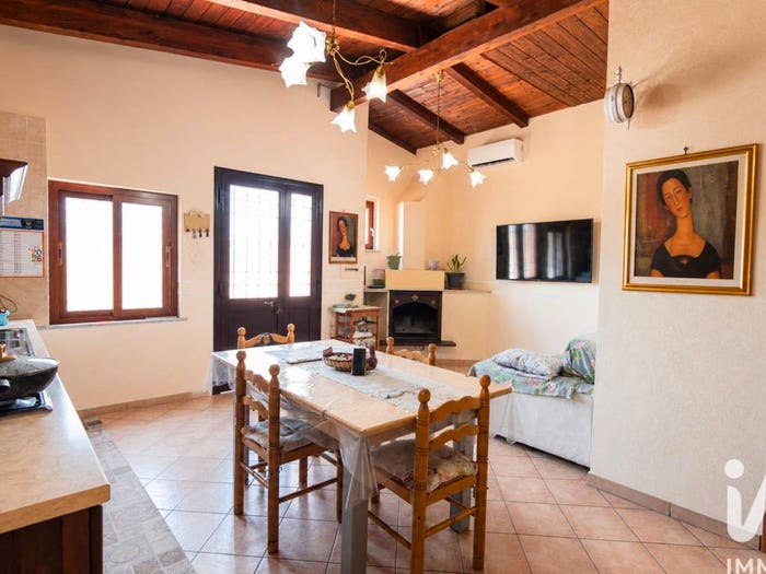 Casa trilocale in vendita in Via Capitolo, Pezzalunga, Acerra