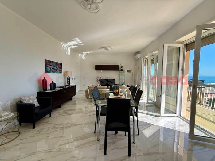 Appartamento quadrilocale in vendita in Via Ascatiello, Centro, Formia