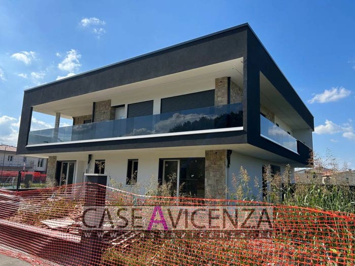 Appartamento quadrilocale in vendita in Via Roma, Centro, Camisano Vicentino