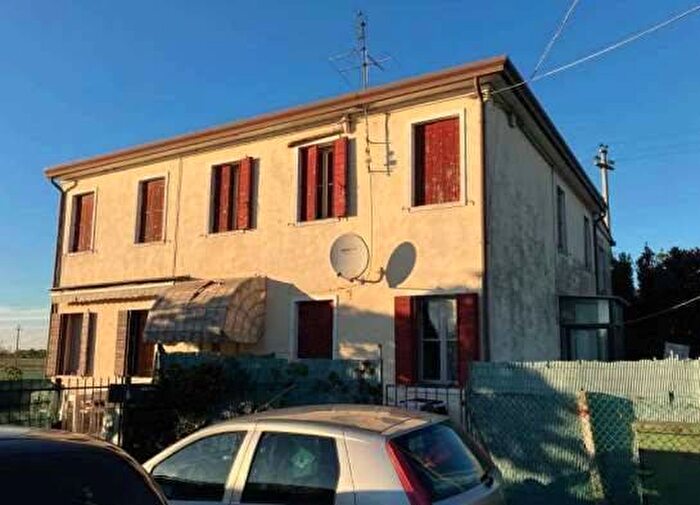 Casa con 6 locali in vendita in Via Roma, Codevigo