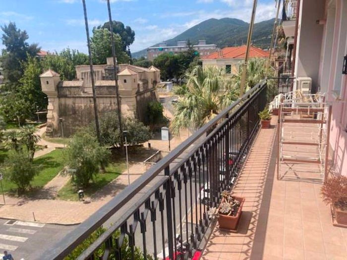 Appartamento con 5 locali in vendita in Via Nazario Sauro, Centro, Albenga