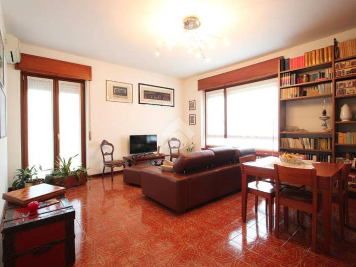 Appartamento trilocale in vendita in Via Resegone, Centro, Garbagnate Milanese