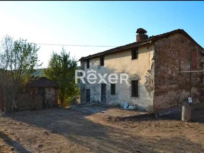 Casa con 5 locali in vendita in via Casorino, Massa e Cozzile