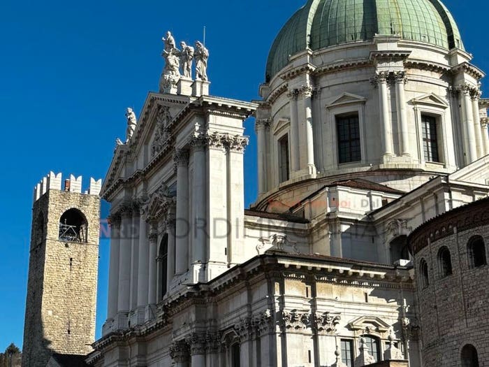 Appartamento bilocale in vendita in Piazza Paolo VI, Magenta Arnaldo, Brescia