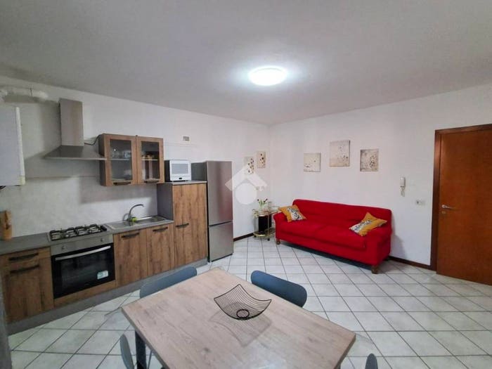 Appartamento trilocale in vendita in Via Domeneghini, Centro, Fiesse