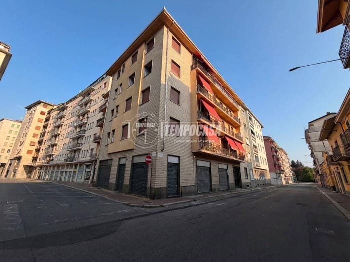 Appartamento trilocale in vendita in Via Eugenio Bona, Centro Storico, Biella